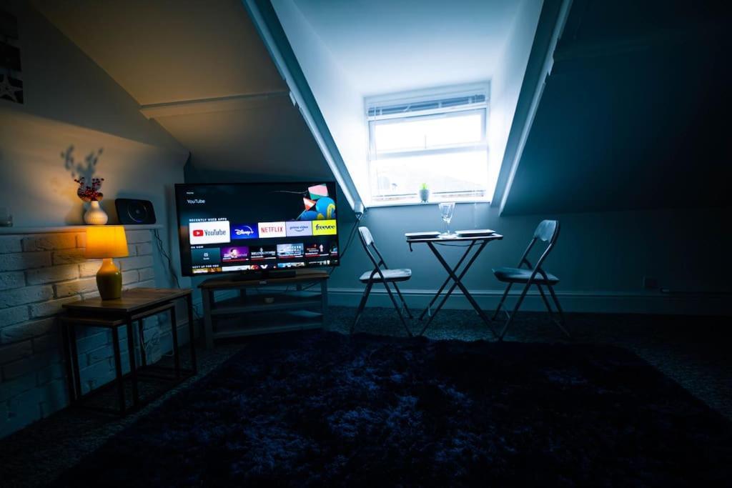 The Beach Suite - Top Floor With Easy Invest Lowestoft Extérieur photo