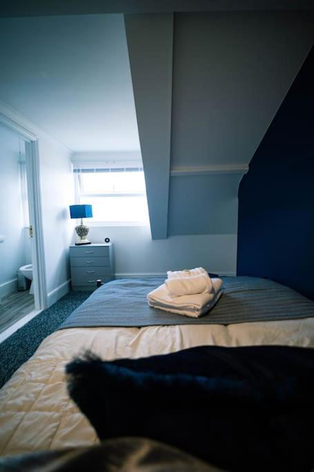 The Beach Suite - Top Floor With Easy Invest Lowestoft Extérieur photo