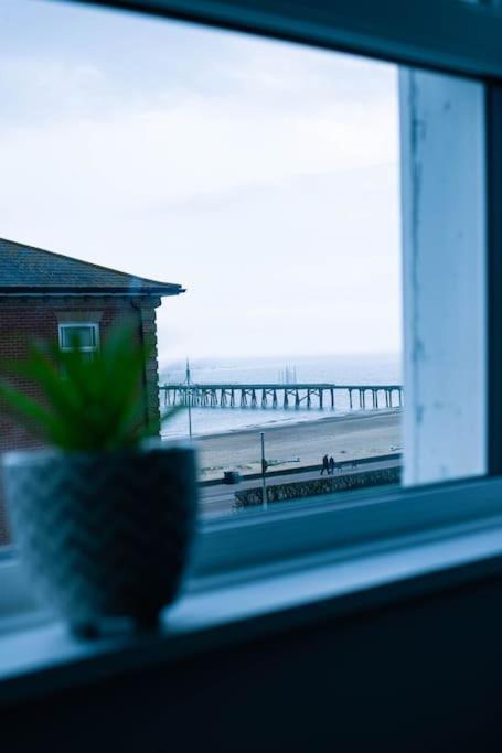 The Beach Suite - Top Floor With Easy Invest Lowestoft Extérieur photo